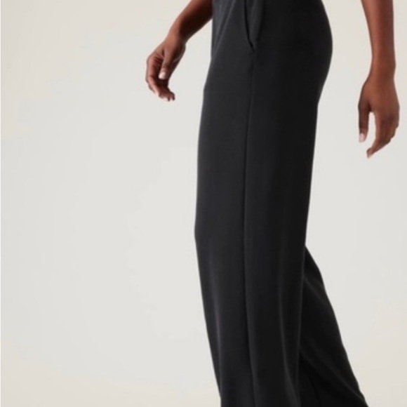 Athleta Seasoft Pants. Size M. - Picture 2 of 9